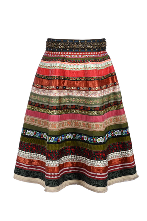 Das Dirndl in 70 cm – Eine charmante Wahl