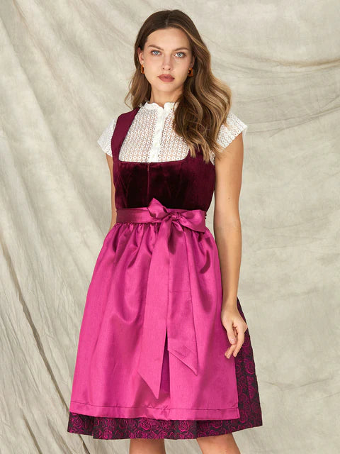 Ehrreaower dirndl: tradice a modernost se zipem