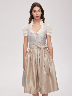 Das blaue Dirndl – Ein stilvolles Highlight