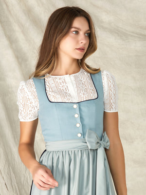 Dirndl Mørkeblå Velvet: Elegancen og appellen ved fløjlstøj