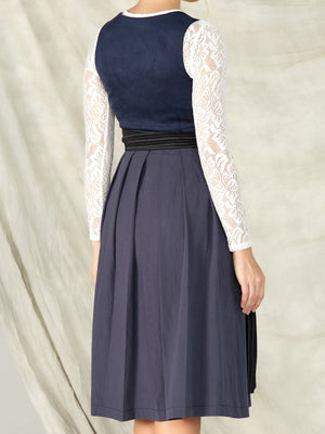 Dark blue dirndl: How to create a timeless look with a modern twist