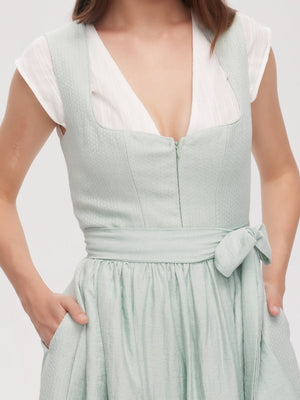 Perfekte kombinationer til din dirndl: Hemmelighederne bag et harmonisk helhedslook