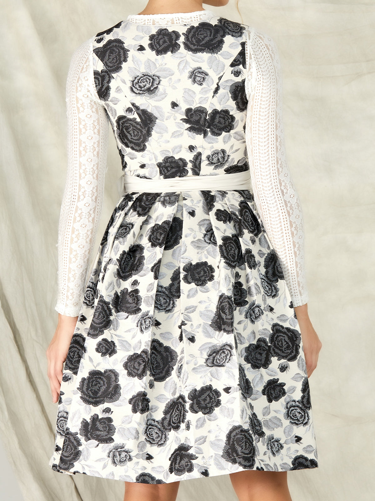 Schwarze Knöpfen Gerader Ausschnitt Dirndl Royan