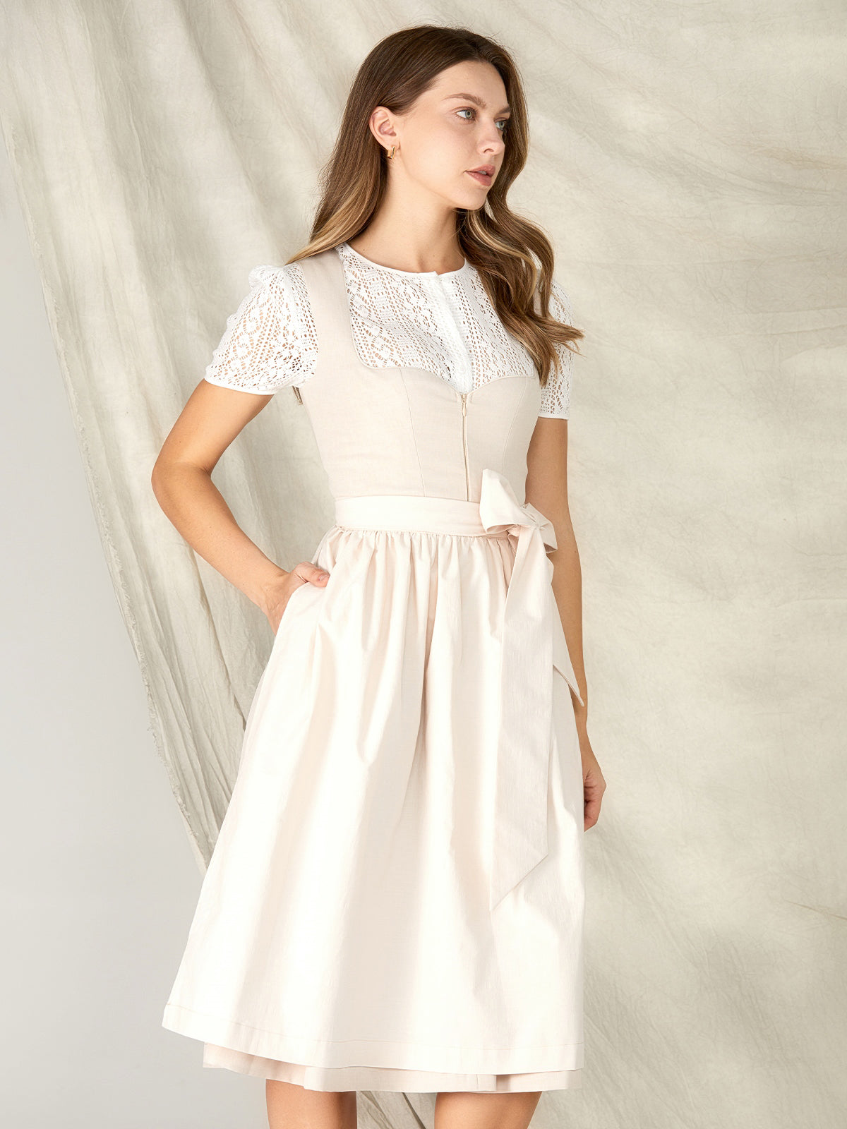 Beige Reißverschluss Vorne Herz-Ausschnitt Dirndl Maribel