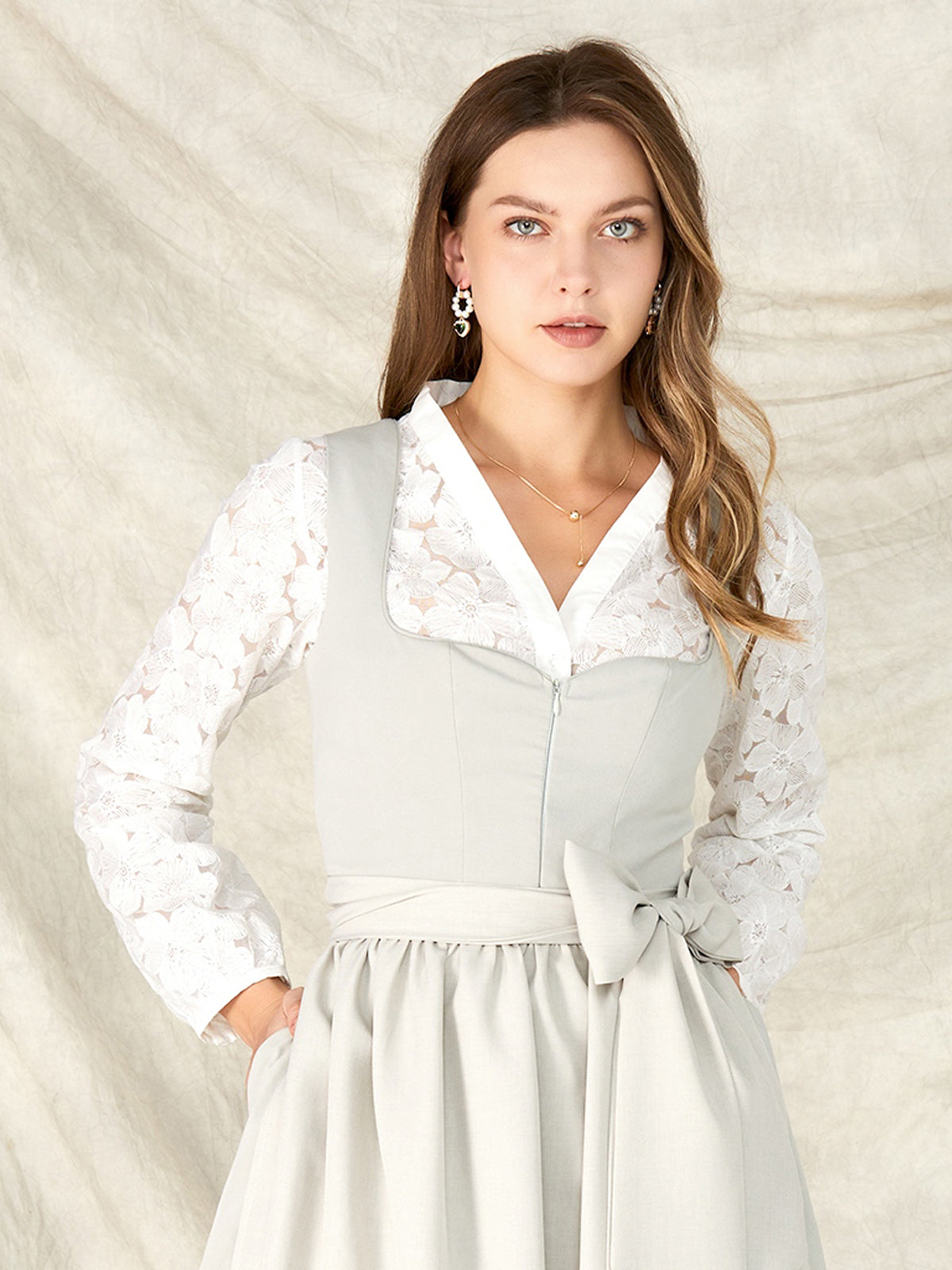 Grau Reißverschluss Vorne Herz-Ausschnitt Dirndl Vivia