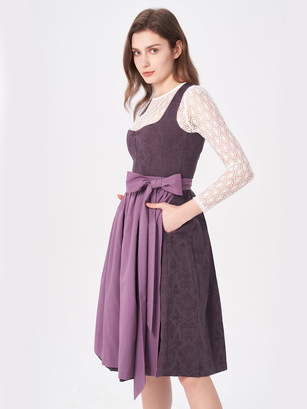 Dirndl In Lila Mit Gemustertes Akela