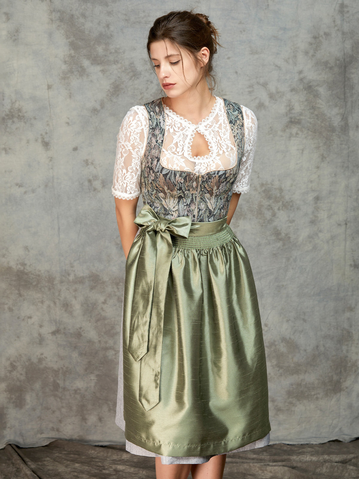 Grün Floralem Muster Dirndl Bianca
